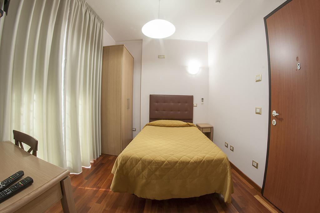 Domus Traiani Fiumicino Ξενοδοχείο Δωμάτιο φωτογραφία